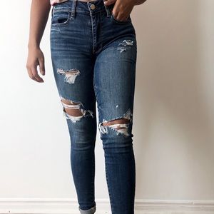 American Eagle blue distressed/ripped skinny jeans